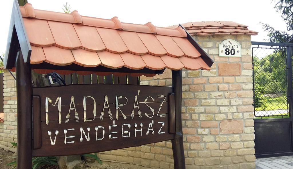 Madarasz Vendeghaz Hotel Nyul ภายนอก รูปภาพ